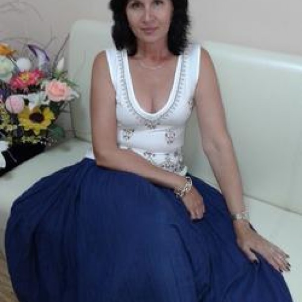 femme mature com Saint-Meslin-du-Bosc